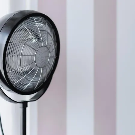 Avia Three Bedroom Two Balcony Ac & Parking By Renters Apartmán *