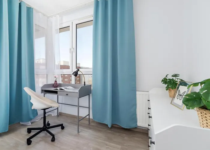 Avia Three Bedroom Two Balcony Ac & Parking By Renters Apartmán *