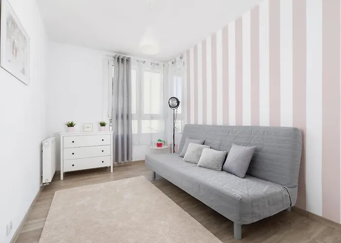 Apartment Avia Three Bedroom Two Balcony Ac & Parking By Renters