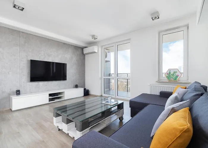 Avia Three Bedroom Two Balcony Ac & Parking By Renters *