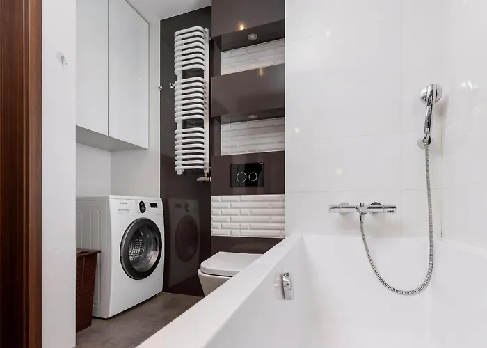 Apartment Avia Three Bedroom Two Balcony Ac & Parking By Renters