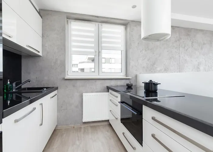 Avia Three Bedroom Two Balcony Ac & Parking By Renters *