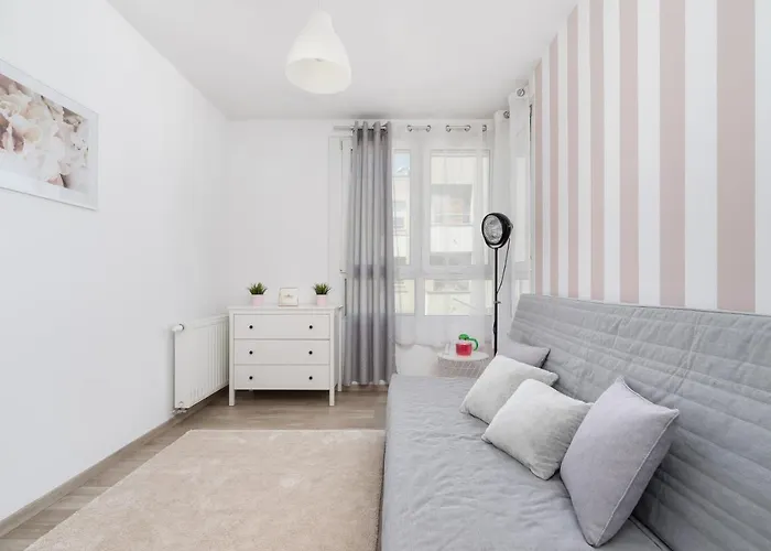 Avia Three Bedroom Two Balcony Ac & Parking By Renters *