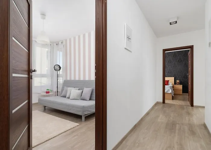 Avia Three Bedroom Two Balcony Ac & Parking By Renters Apartment *