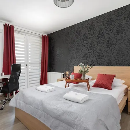 Lägenhet Avia Three Bedroom Two Balcony Ac & Parking By Renters *