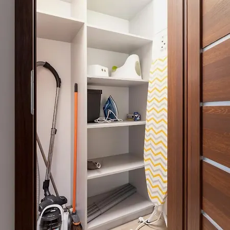 Lägenhet Avia Three Bedroom Two Balcony Ac & Parking By Renters Kraków