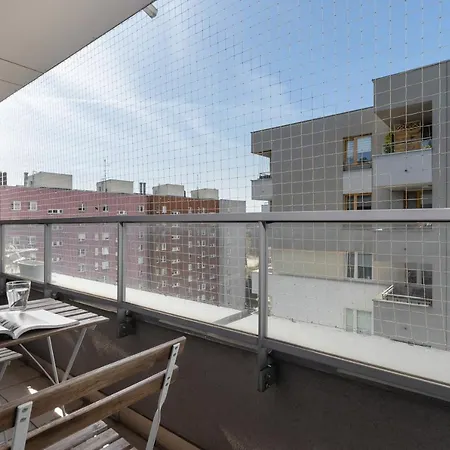 Avia Three Bedroom Two Balcony Ac & Parking By Renters Lägenhet *