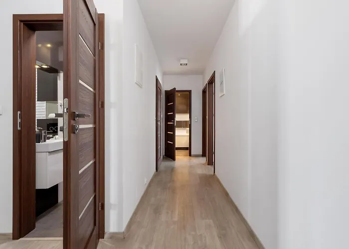 Avia Three Bedroom Two Balcony Ac & Parking By Renters *