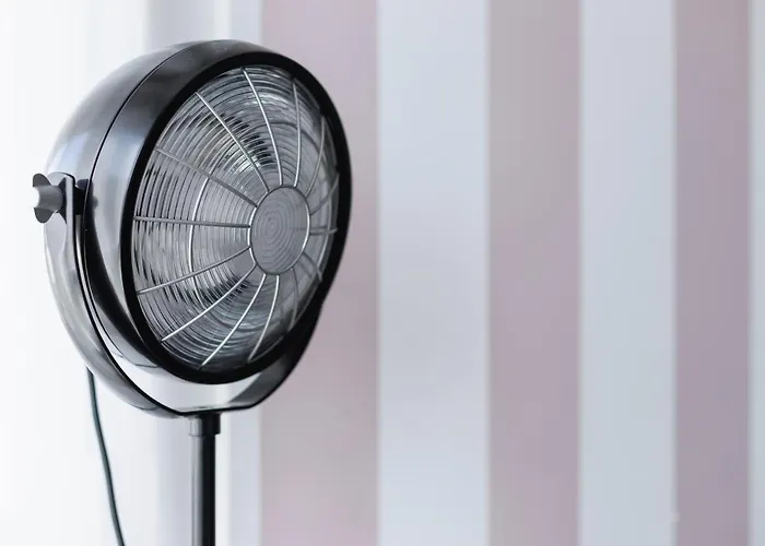 Avia Three Bedroom Two Balcony Ac & Parking By Renters Appartement *