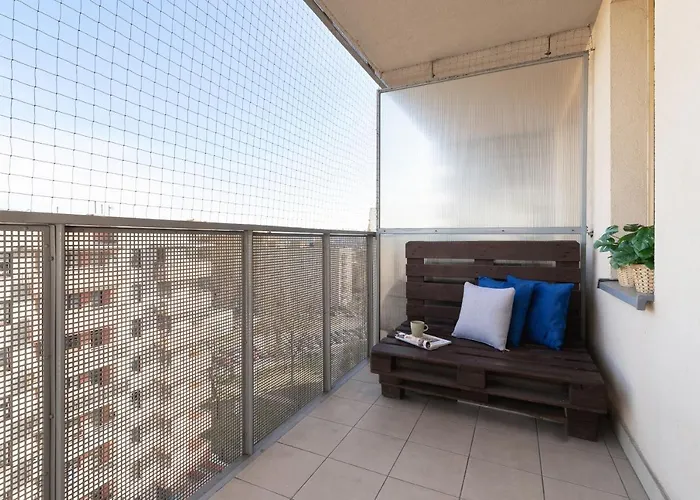 Avia Three Bedroom Two Balcony Ac & Parking By Renters * Cracovie