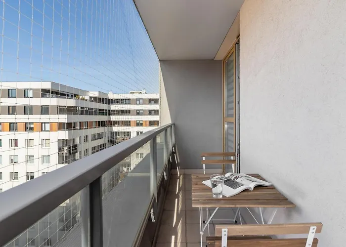 Avia Three Bedroom Two Balcony Ac & Parking By Renters *