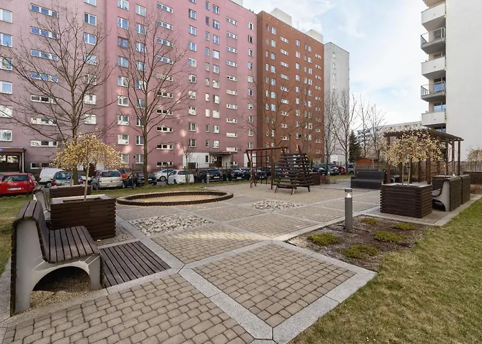 Avia Three Bedroom Two Balcony Ac & Parking By Renters *