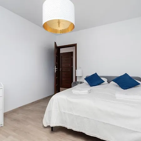 公寓 Avia Three Bedroom Two Balcony Ac & Parking By Renters