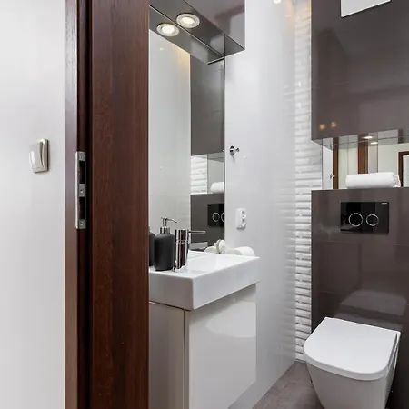 公寓 Avia Three Bedroom Two Balcony Ac & Parking By Renters *